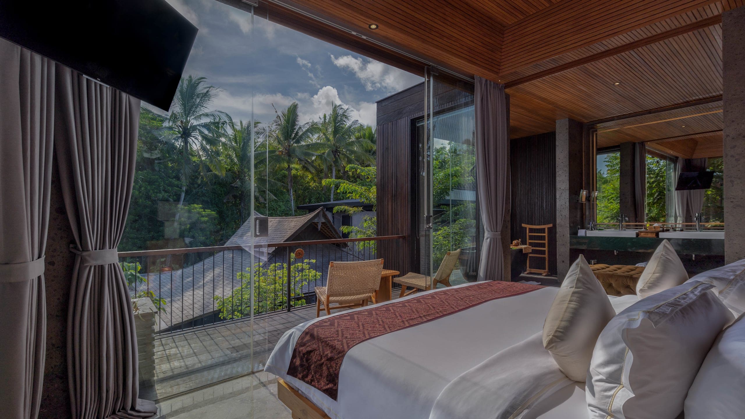 Grand Deluxe Balcony Garden View - Image 6