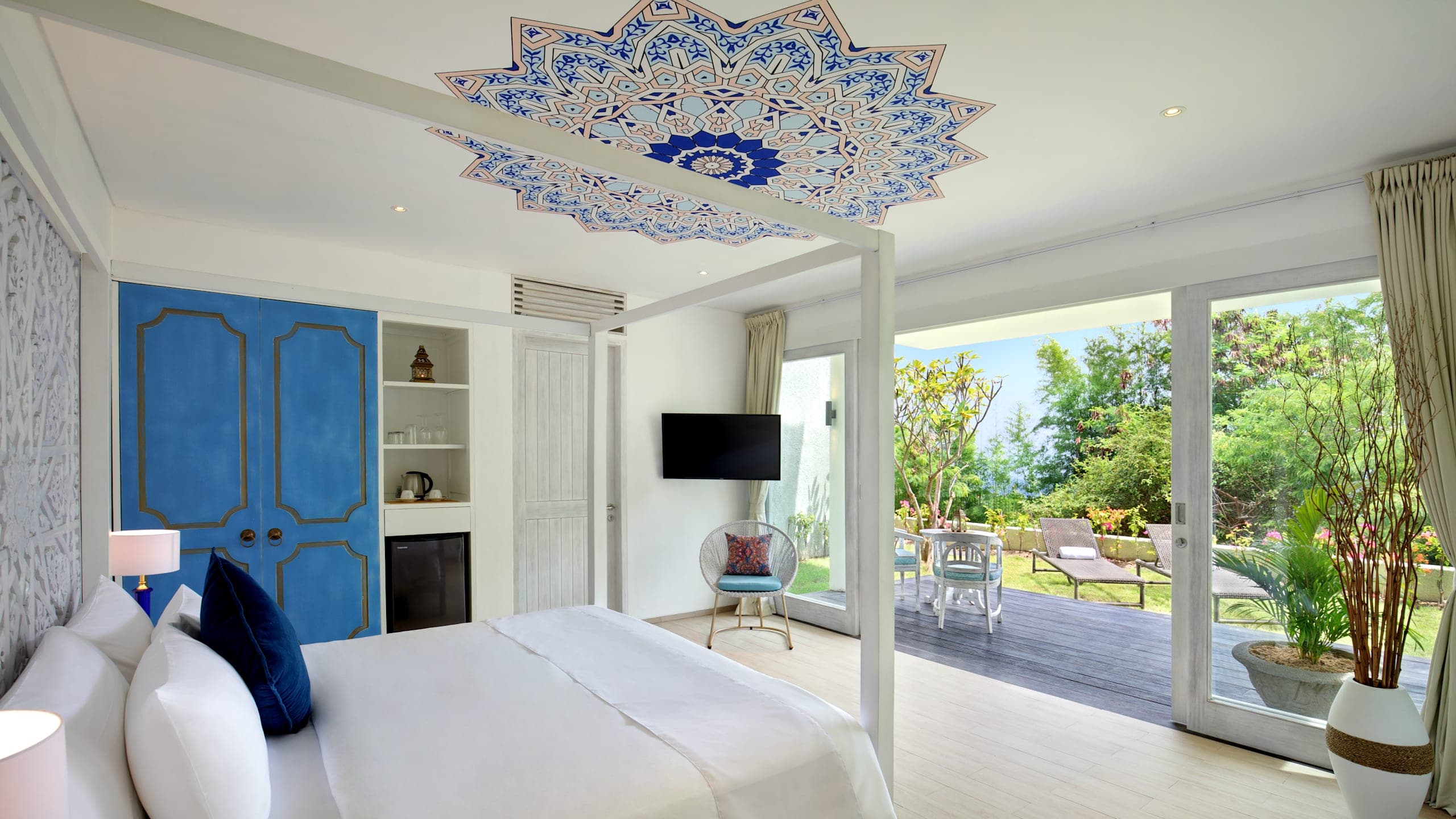 Studio Bedroom Garden View Villa - Image 13