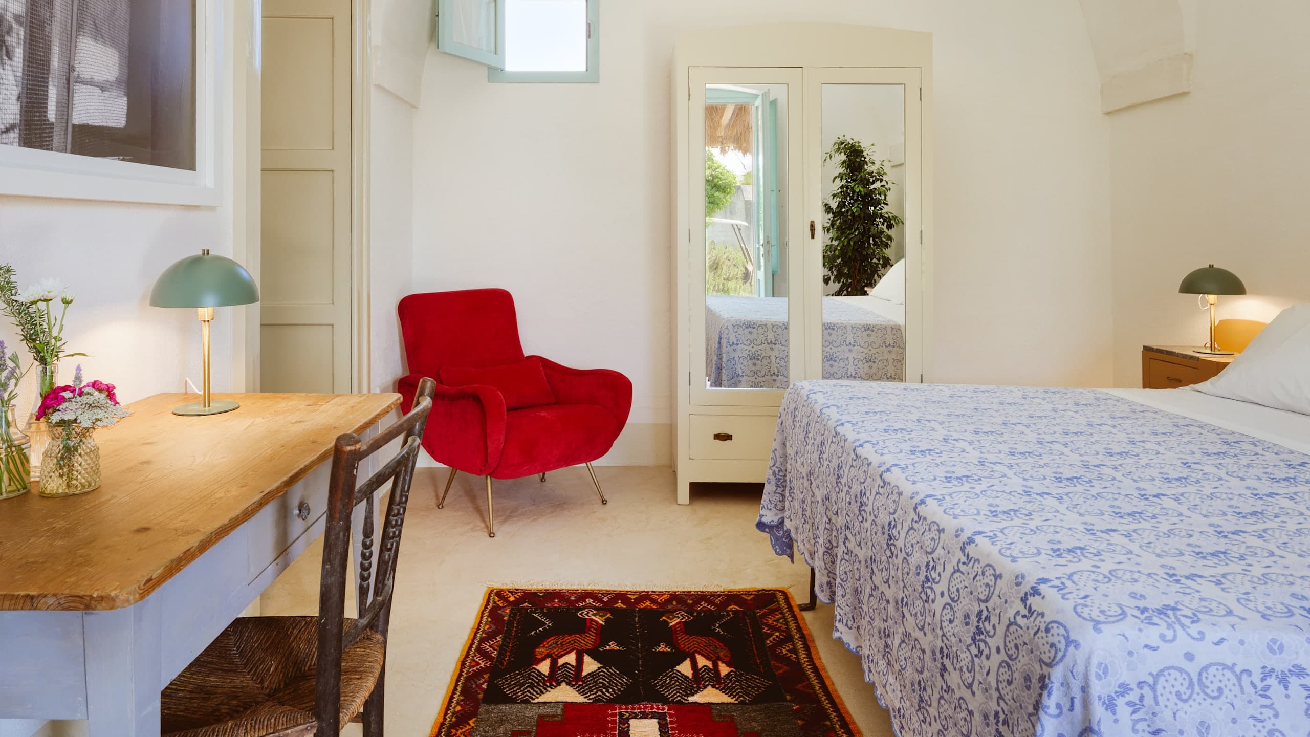 Deluxe Room with Patio - Image 2