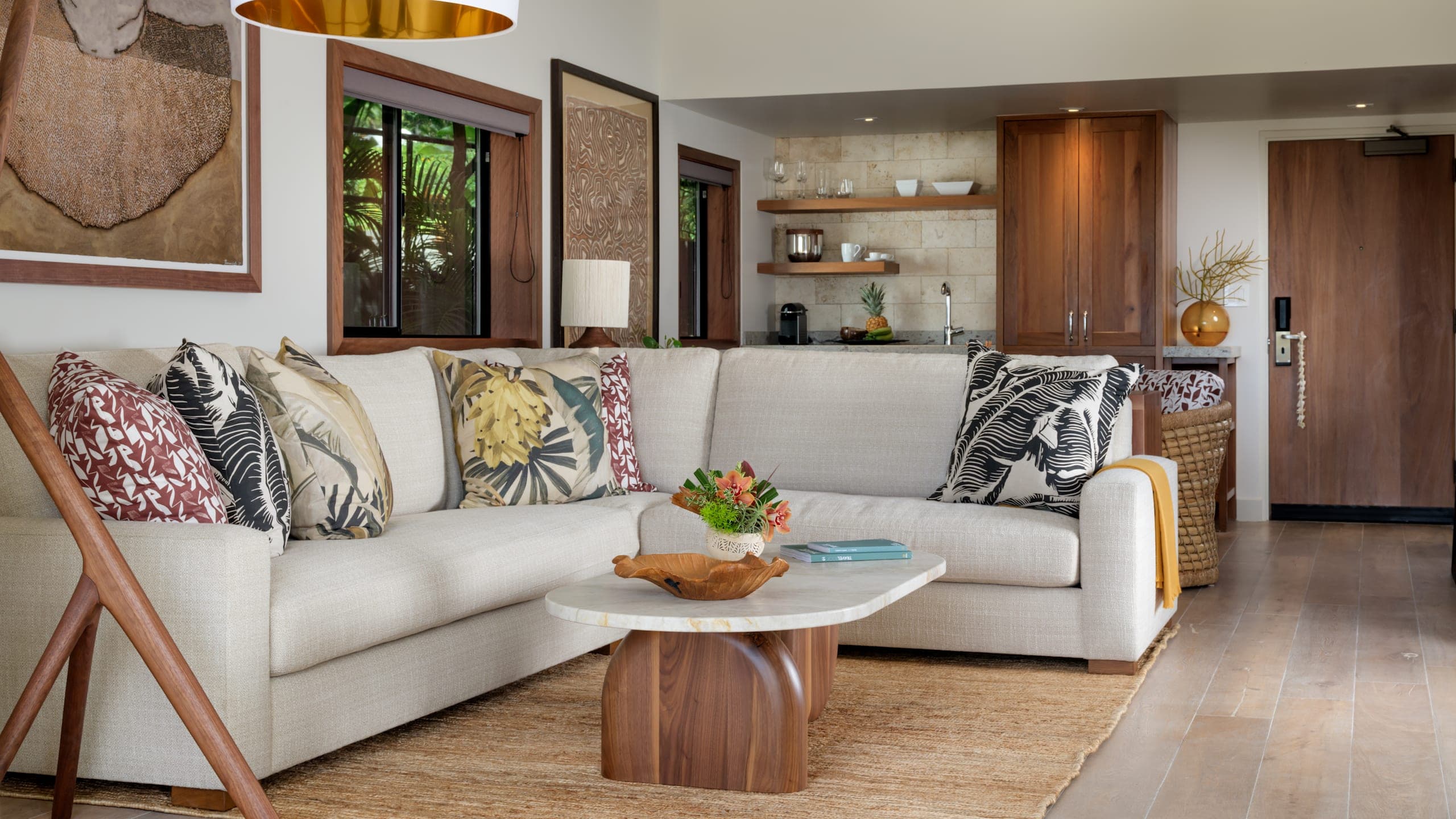 Garden View One Bedroom Suite - Image 7