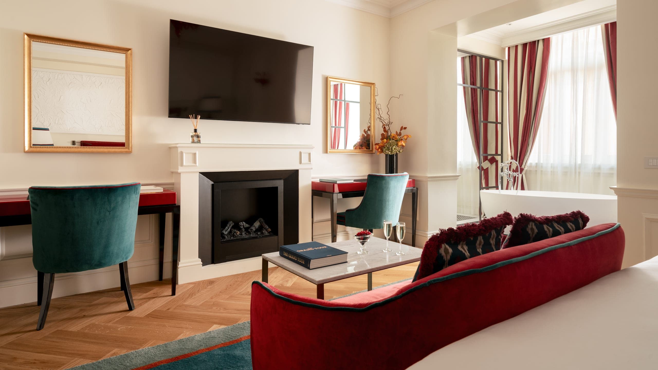 Romantic Junior Suite - Image 5