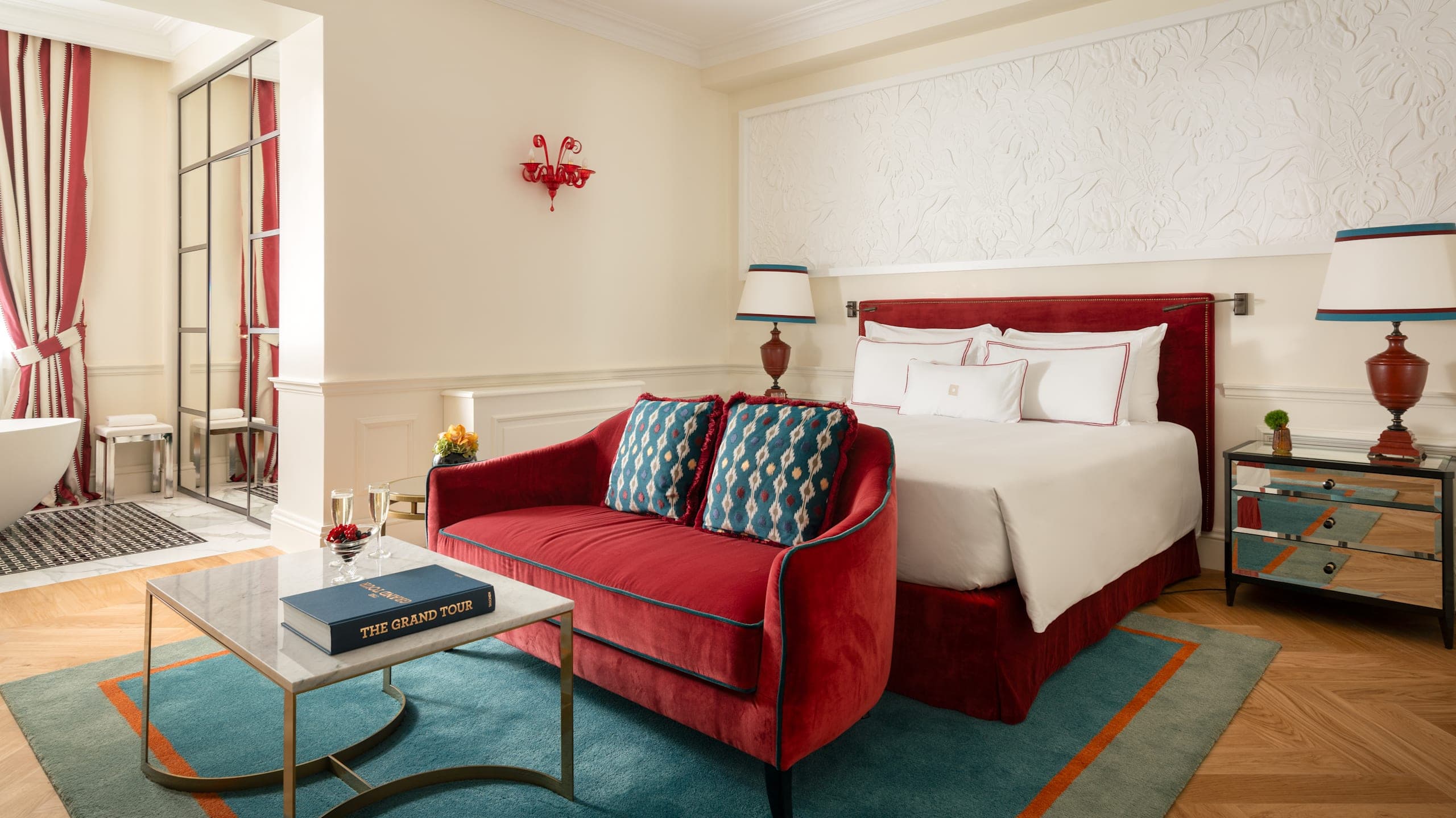 Romantic Junior Suite - Image 2