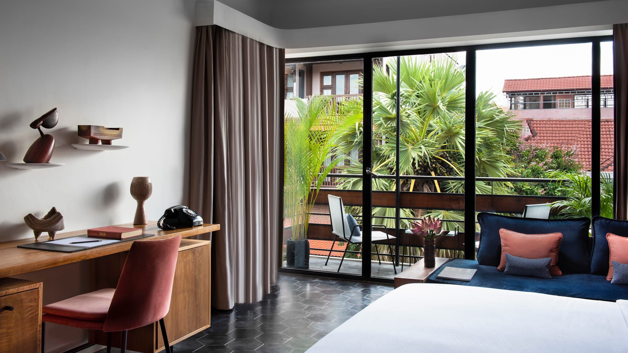 Deluxe Double or Twin Room - Image 4