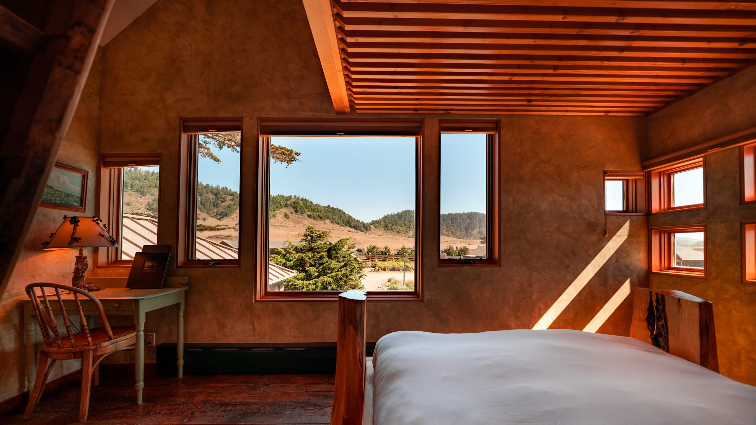 Ridgeview Room - Image 1