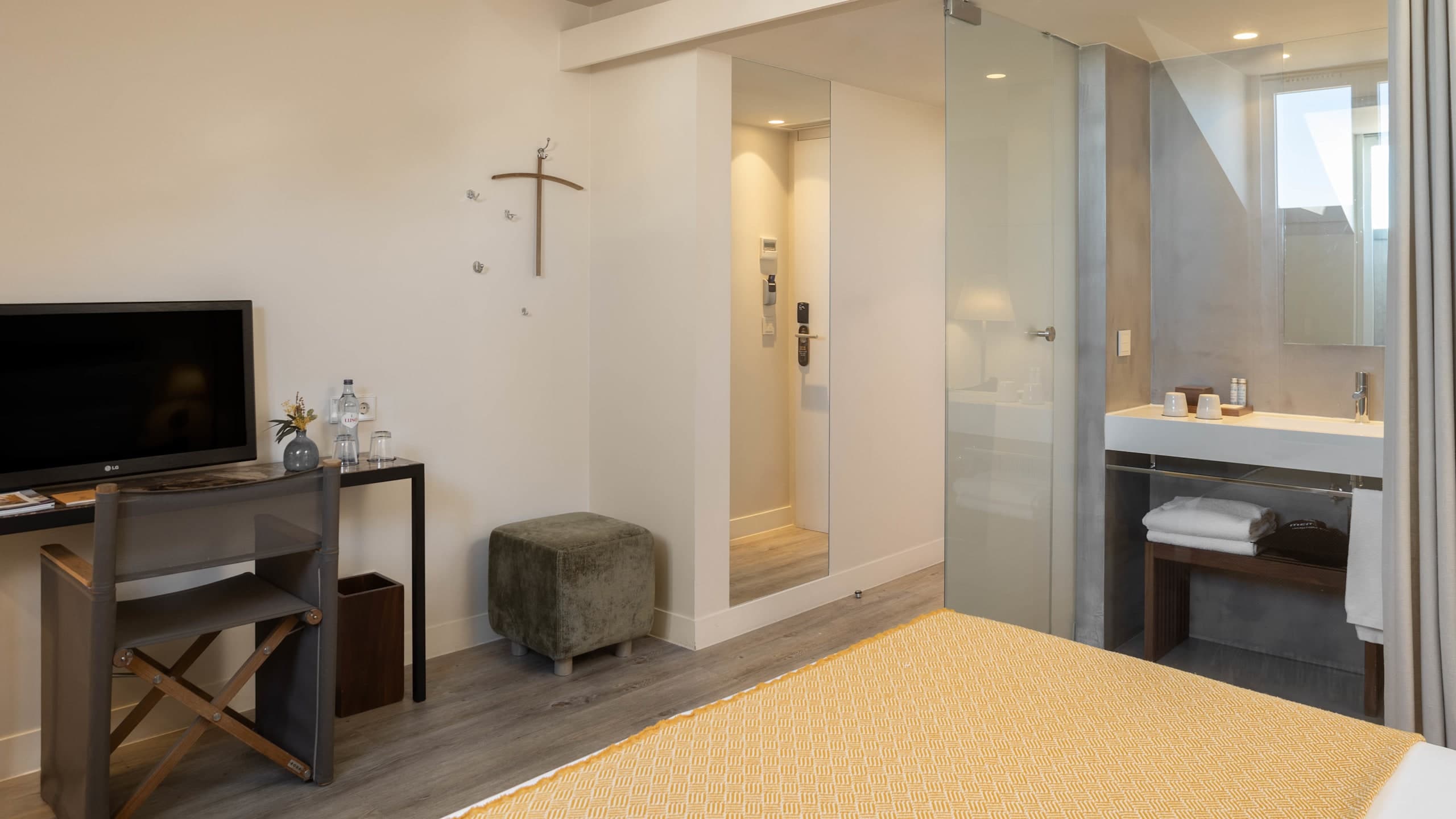 Mansard Room - Image 2