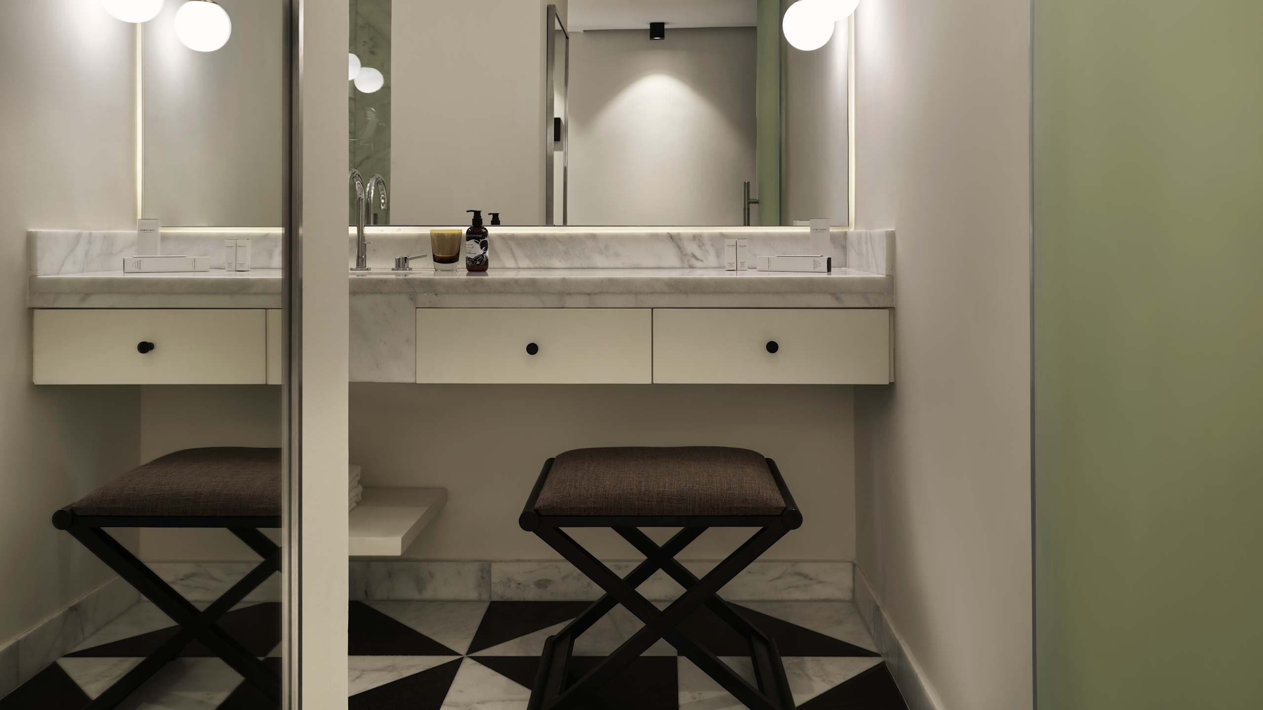 Premium Beachfront Terrace - Image 3