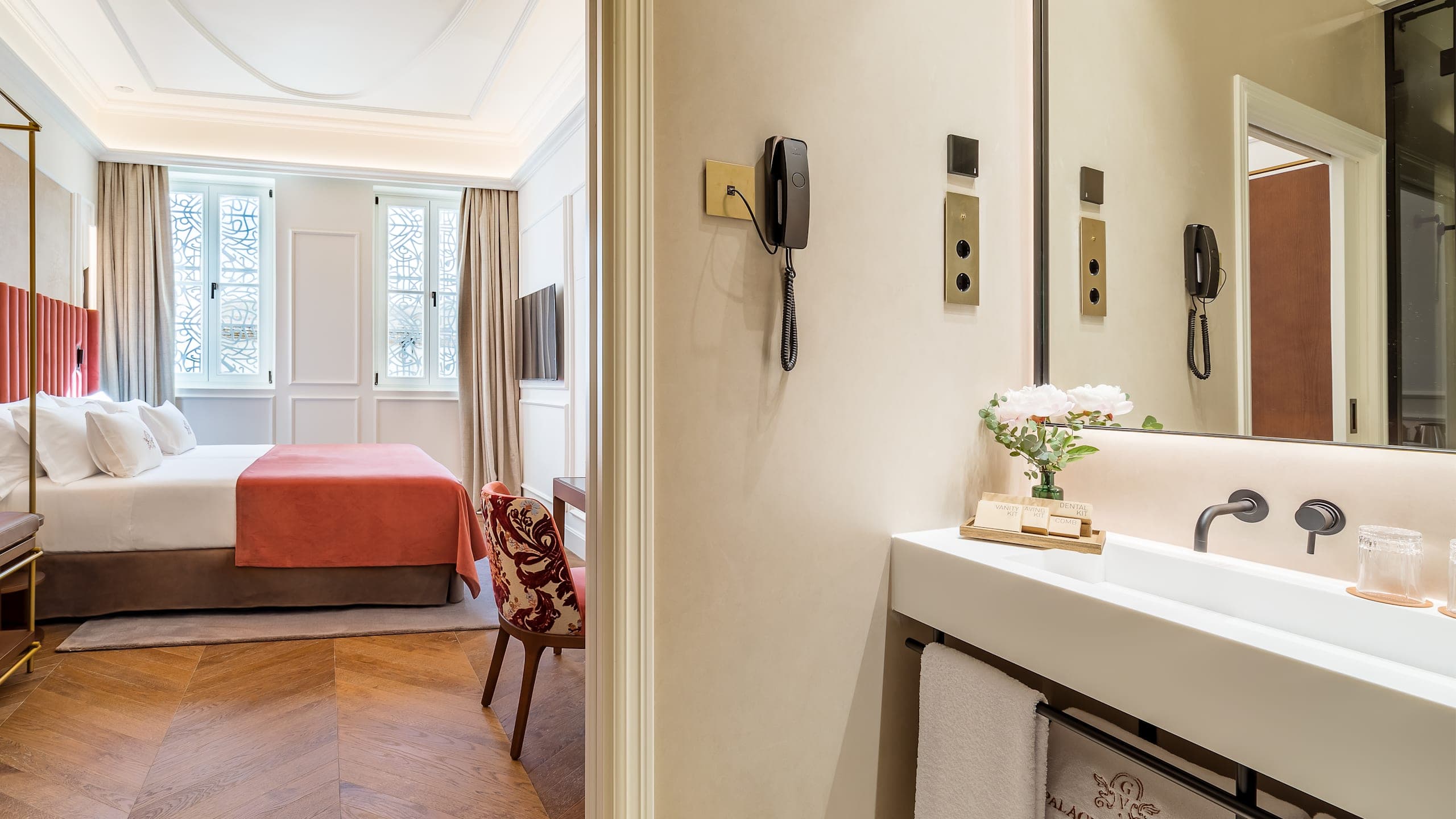 Deluxe Room - Image 4