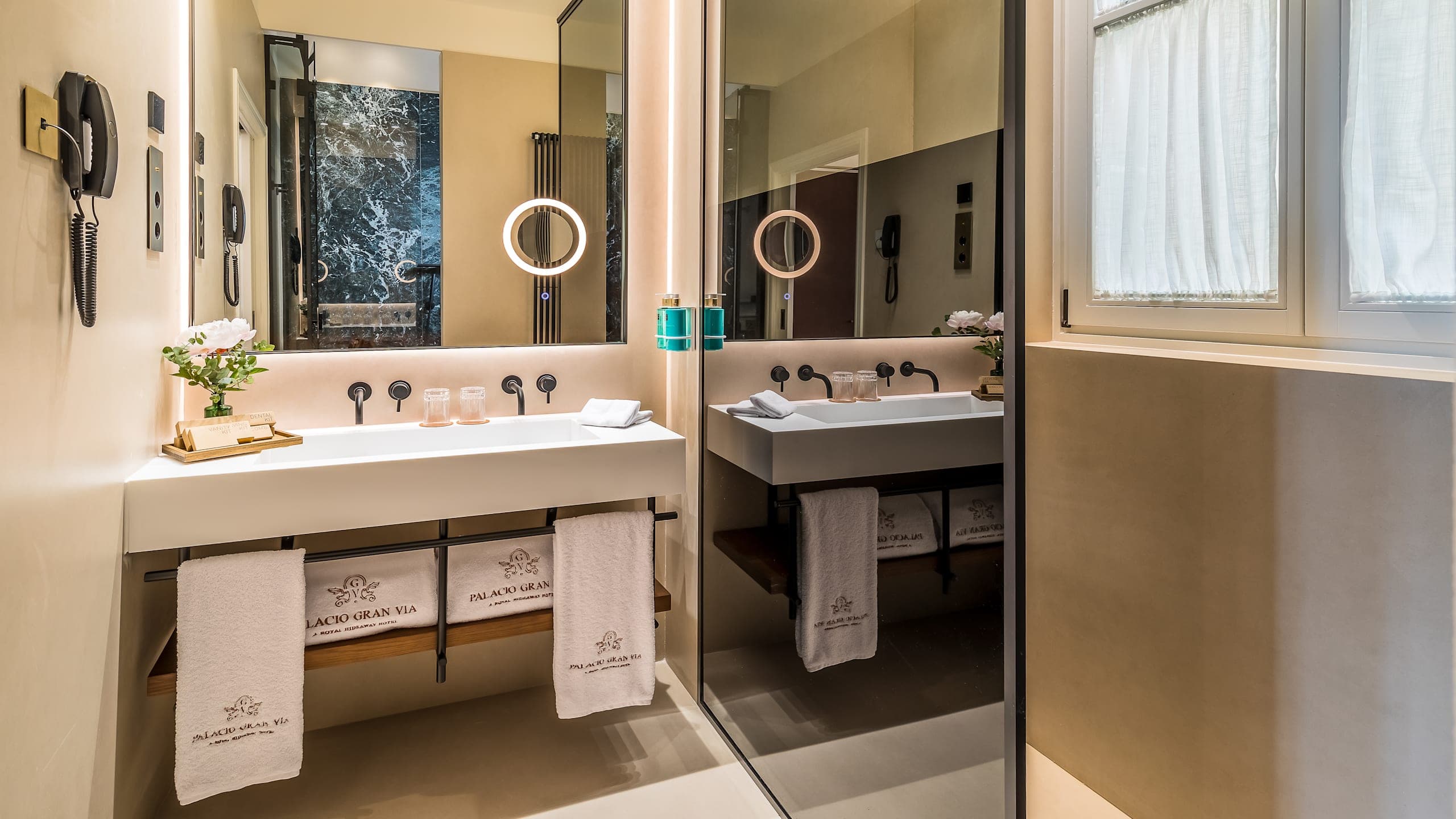 Deluxe Room - Image 1